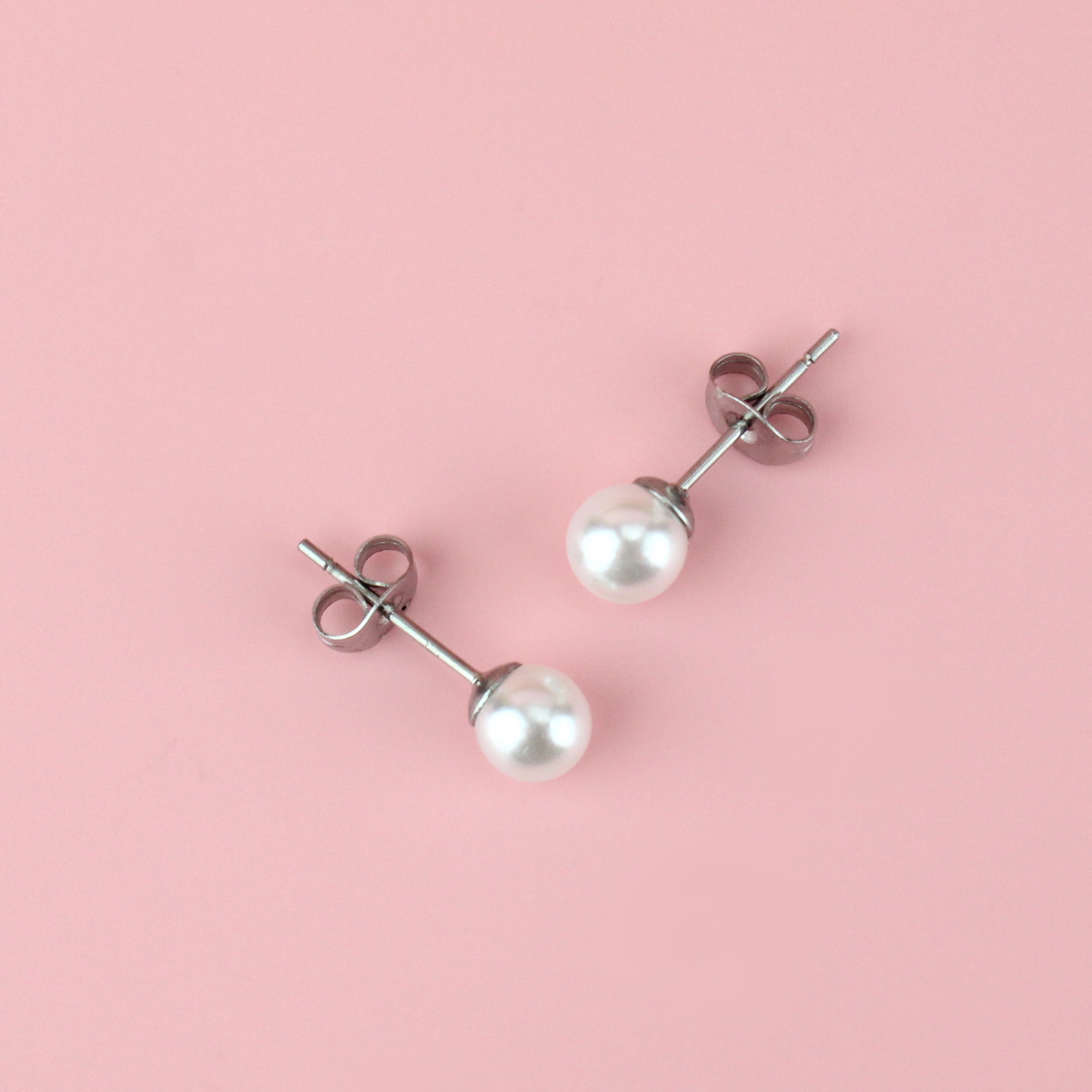 6mm Pearl Stud Earrings