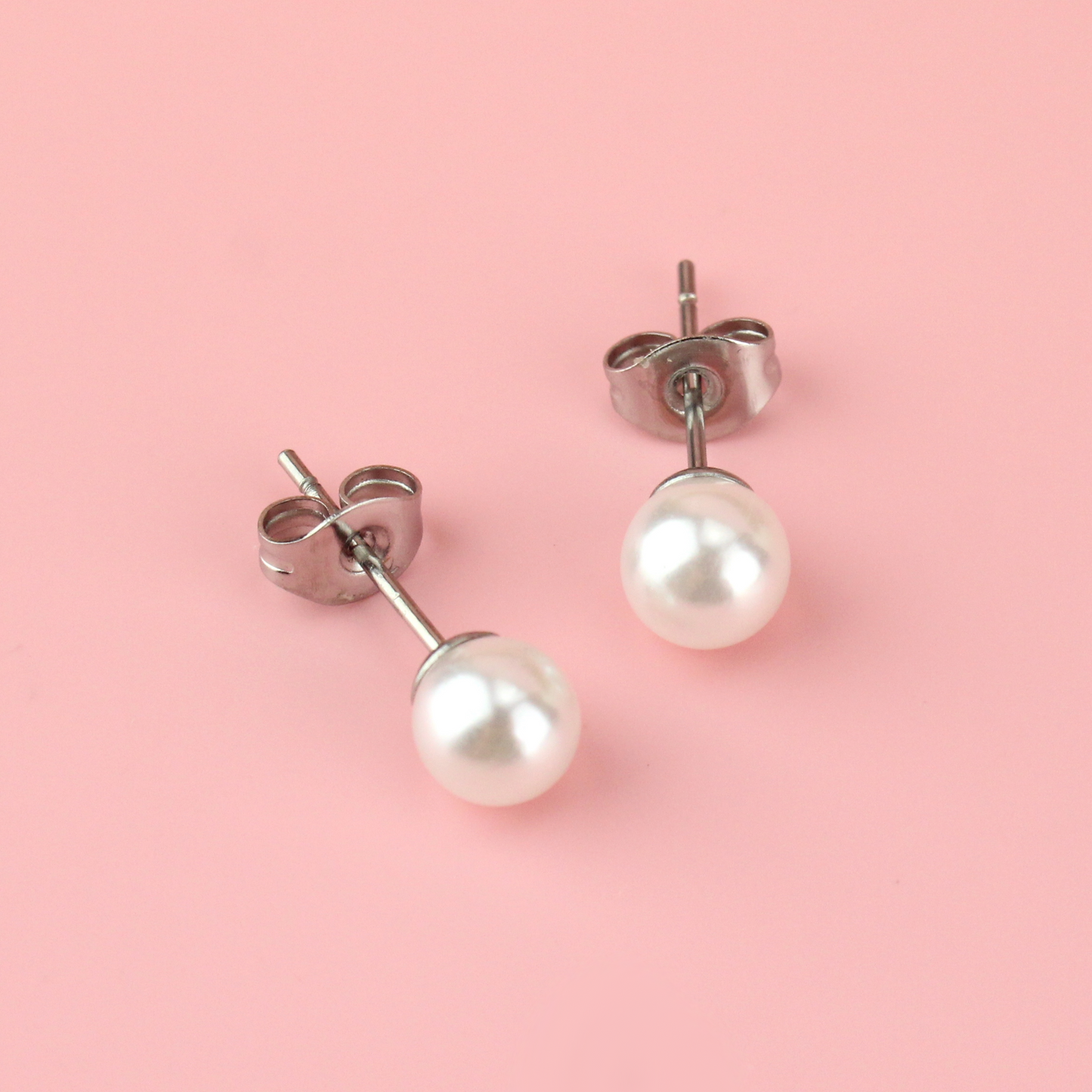 6mm Pearl Stud Earrings